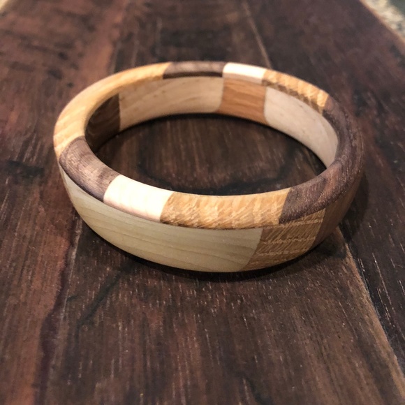 Ladies bangle bracelet - Picture 3 of 3